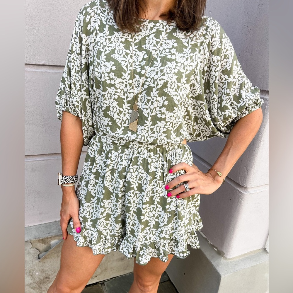 Heyson dressy shorts romper 💚